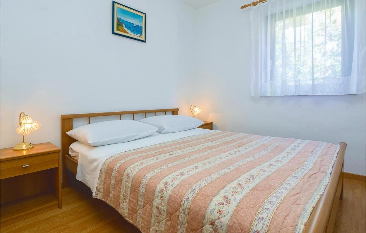 Cozy Apartment In Lokva Rogoznica With Wifi エクステリア 写真