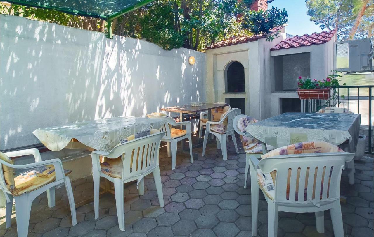 Cozy Apartment In Lokva Rogoznica With Wifi エクステリア 写真